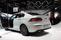     Mobil ini dibekali dua pilihan mesin, bensin dan diesel yang memiliki kapasitas 1.6 liter dengan empat silinder.
