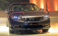 Semua varian All New Accord juga dilengkapi dengan sistem suspensi McPherson Strut untuk bagian depan serta Multi Link di bagian belakang yang menjadikan All New Accord memiliki stabilitas dan kenyamanan yang sempurna.