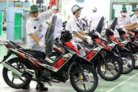 Penyegaran ini ditujukan untuk memenuhi keinginan anak muda yang mendambakan kebanggaan dan tampilan sporti pada sebuah sepeda motor bebek. (dok. AHM)