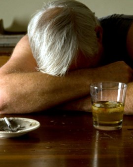Kecanduan Alkohol Berisiko Menurun ke Anak dan Terkena Penyakit Kronis