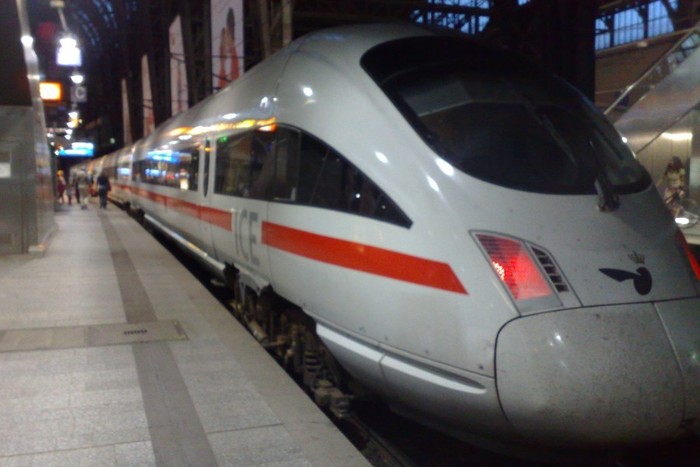Simsalabim! Kereta Peluru Masuk Kapal Ferry