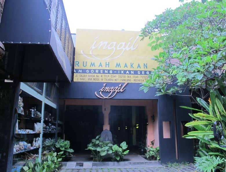 Unik! Ada Rumah Makan Bergaya Museum di Malang