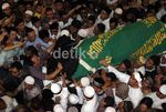 Ribuan Jamaah Salatkan Ustad Jeffry
