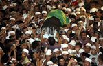Ribuan Jamaah Salatkan Ustad Jeffry