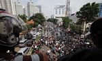 Jenazah Uje Tiba di TPU Karet Tengsin Macet