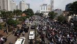 Jenazah Uje Tiba di TPU Karet Tengsin Macet