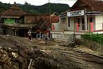 1 Kampung Rusak Parah Akibat Tanah Bergerak
