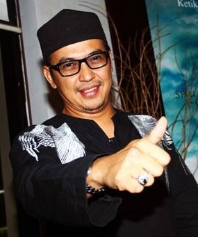 Anak Uje: Aku Cuma Tahu Abi Sakit Pusing Biasa Anak Uje: Aku Cuma Tahu Abi Sakit Pusing Biasa