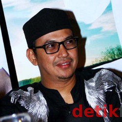 Dua Pekan Sebelum Meninggal, Uje Rayakan Ultah di Bali