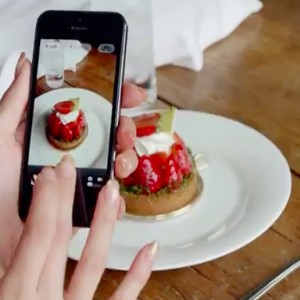 Apple Pamer Popularitas Kamera iPhone