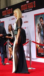 Gaun Super Seksi Gwyneth Paltrow