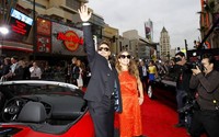 Robert Downey Jr. dan istrinya Susan tiba di acara tersebut. Reuters/Mario Anzuoni.