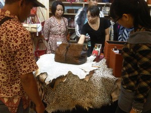 Sulap Kulit Kambing Jadi Karpet, Wanita Ini Raup Rp 200 Juta/Bulan