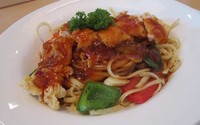 Linguini BBQ Sauce, pasta dengan saus BBQ ini terasa agak manis dan sedikit gurih. paprika yang jadi toppingnya juga menambah rasa pasta ini.