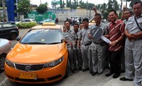 Untuk pertama kalinya Taksi TransCab menyerahkan 50 unit eks taksi kepada pengendaranya. Setelah masa kerjanya telah mencapai 5 tahun.