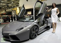 Lamborghini Reventon Rp 15 miliar. Mobil yang diperkuat dengan mesin kapasitas 6.500 cc ini dipastikan bisa menjadi investasi berharga hidup Anda. (Dok Reuters)