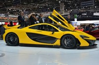 McLaren P1 Rp 12 miliar. Mobil yang tampil perdana di Geneva Motor Show 2013 ini pesaing terberat Ferrari LaFerrari. McLaren P1 diperkuat mesin V8 kapasitas 3.8 liter yang dilengkapi dengan twin-turbo. (Dok Geneva Motor Show).