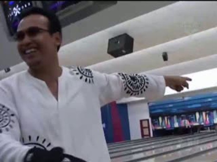 Almarhum Uje, Ustad Muda Penuh Talenta