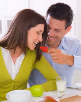 Sebelum Bercinta, Pikat Wanita dengan Makanan Lezat Ini