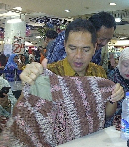 toko abang tanah lowongan Batik Tanah Sragen Abang, Beli Pasar Gita Rp 600.000 Sidak ke