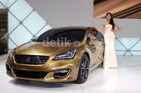 Suzuki Authentics yang masuk dalam kategori sedan C-Segment ini diperlihatkan Suzuki di Shanghai Auto Show.
