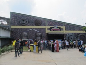 Taman Hiburan Terbesar di Indonesia Ada di Jungleland Sentul
