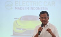 Buku karya Pandawa Putra Petir tersebut banyak membahas ide dan karya mobil listrik asli Indonesia.