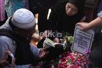 Makam Ustad Jeffry Masih Dipadati Peziarah