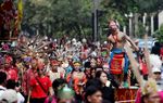 Warga Dayak Unjuk Diri di Jalanan Jakarta
