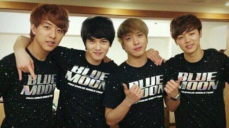 Takut Naik Pesawat, Yonghwa & Jungshin CNBlue Curhat Lewat Lagu