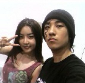 Park Bom 2NE1 Pamer Foto Nostalgia dengan Seungri Big Bang