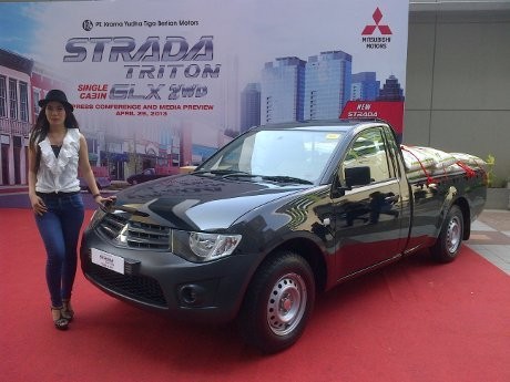 Strada Triton Single Cabin 2wd Beda Rp 10 Juta Dengan L300