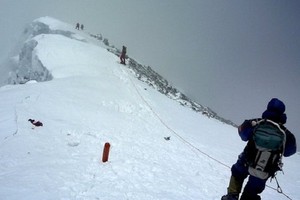 Duh, Pendaki Duel dengan Pemandu di Gunung Everest