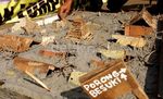 Maket Lapindo Ini Bikin Polisi Berjaga-jaga