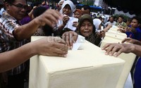  Puluhan warga nampak antusias dalam pemilihan RW dan RT ini.