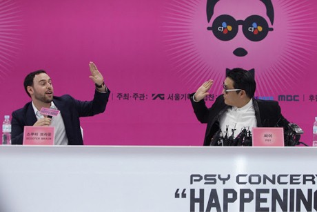 Manajer Justin Bieber Optimis Gentleman Psy Akan Sesukses Gangnam Style