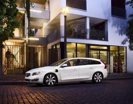 Volvo Cari Teman Demi Lahirkan Mobil Listrik dan Hibrid