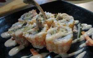 Ada Mary Jane Roll yang Renyah Gurih di Warung Sushi