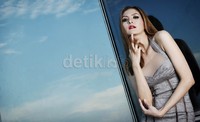 Meski awalnya canggung, Chitra mengaku tak masalah difoto seksi.