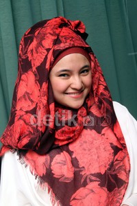 Manisnya senyuman Marshanda. Gus Mun/detikHOT.