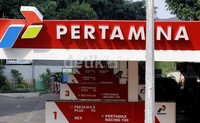 Suasana SBPU di kawasan Kuningan, Jakarta. Menteri ESDM Jero Wacik mengatakan, jatah BBM subsidi 46 juta KL tidak akan cukup sampai akhir tahun, karena kebutuhan masyarakat meningkat.