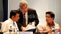 Mandiri juga mencatat, penghimpunan dana dari pihak ketiga yang mencapai Rp 467 triliun atau meningkat dari periode sebelumnya yang senilai Rp 404 triliun. Dari jumlah tersebut, dana murah seperti giro dan tabungan tercatat sebesar Rp 290 triliun atau tumbuh 18,7% dari posisi sebelumnya yang sebesar Rp 244 triliun.