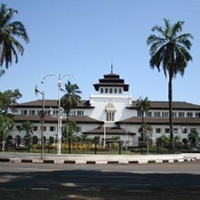 Bandung Sudah Jadi Kota Gila