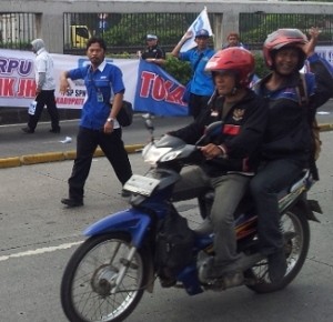 Seratusan Buruh Geruduk DPR, Minta UU BPJS Dicabut