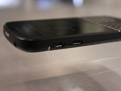 Seluk Beluk BlackBerry Q10