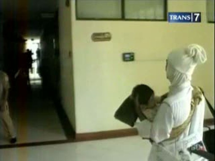 Pocong Datangi Kantor Bupati