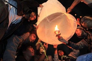 Waisak & 9 Festival Paling Seru Sedunia Bulan Mei 2013