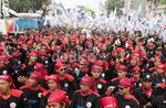 Ribuan Buruh Menyemut di Bundaran HI