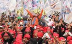 Ribuan Buruh Menyemut di Bundaran HI
