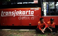 TransJ stop operasi mulai pukul 09.30 WIB.